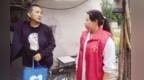 最“靓”红马甲穿梭老楼院　她是老人们的“贴心丫头”