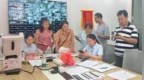 上饶银行于都支行：金融暖企迎中秋 上门办卡解“薪”愁