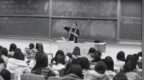 “刘欢退休仍是副教授”引热议，前校长：他对自己的定位首先是老师而不是歌手