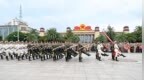 11万人齐聚南昌八一广场同观升旗共贺国庆（图）