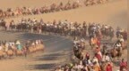 敦煌又“堵骆驼”了！景区：骆驼每天三班倒，国庆客流大，骑骆驼需排队