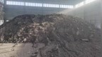 7400余吨危废铝灰藏身闲置牛棚，有毒气体长期威胁村民安全