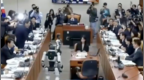 中国机器人在韩国国会表演才艺
