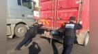 假期执勤遇险情　甘肃金昌民警暖心出手