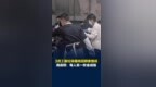 海口市一海底捞的3名员工翻垃圾桶找回顾客婚戒，海底捞：3人每人奖励一枚金戒指