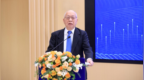 丘成桐警示：国际AI巨头在数学上指数级进化，中国学者必须告别“线性追赶”
