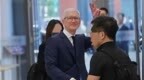 库克现身清华经管年会 对着镜头比耶 苏姿丰黄仁勋今年新入职