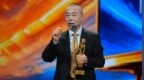 泥土里扎根，海天上翱翔——刘家成凭《生万物》《海天雄鹰》捧杯飞天奖优秀导演奖