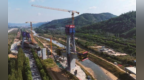 延榆高铁全线首个桥塔封顶  ​