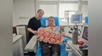 青岛地铁人张景炜 47次热血助人 把奉献活成家庭底色