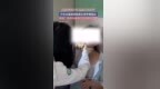 女子啃苹果一口下去下巴脱臼