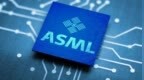 光刻机巨头ASML阿斯麦第三季度营收116.6亿欧元创新高：净利润50亿欧元，需求排到2030年