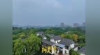 秋雾氤氲锁明湖，泉城晨景似江南