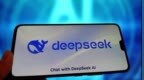 崩了5个小时后，DeepSeek发布最新模型，实测完，真的杀穿了