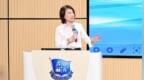 董明珠现身格力技工学校“开学第一课”：校内超市宰学生？不许！校内学生谈恋爱？不许！