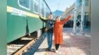 秦岭深处四等小站首开银发旅游专列 400余名四川旅客赴陕赏秋