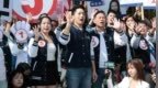 辩论会中午登场！蒋万安应援团成员曝光，遭青鸟霸凌的女生也加入