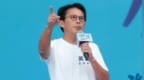 民众党攻苏贞昌家族涉贪腐弊案，黄国昌自制传单分送给新北市民