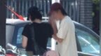 曝白百何新恋情，与年轻男子街头相拥，十指相扣，毫不避讳太潇洒
