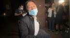 因心肌炎住院仍遭拘提，台东蓝营大佬吴俊立怒喊：我就死在里面