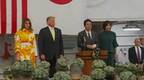 美国总统首次登上日本准航母
