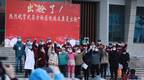 武昌方舱医院首批患者出舱：第一件事就是呼吸新鲜空气