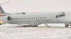 美国客机降落时冲出跑道：机翼着地 当天降雪15厘米