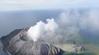 新西兰火山喷发两中国公民烧伤较严重，一人清醒一人仍昏迷