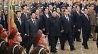 金正日逝世8周年：金正恩参谒太阳宫 朝鲜政治局成员陪同