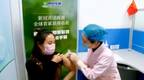 第一批32名志愿者完成接种 全球首个新冠灭活疫苗背后