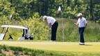 疫情严峻特朗普赴私人俱乐部打高尔夫 在场者均未戴口罩