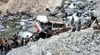 法媒：印度军车在所谓拉达克地区坠河，7死19伤