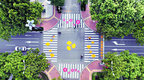 鹤壁市淇滨区：彩色斑马线亮相街头 为创城增色添彩