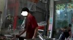 台湾知名牛肉面店被曝用抹布水煮面，店家先是嘴硬否认然后突然停业