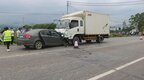 江西一货车与小轿车发生碰撞，致4人死亡