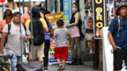“皇后区成卖淫之区”，女子光天化日公然拉客