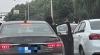 长假首日：进高速前路段有人2.5公里路开了5小时，有景区居民提前囤菜