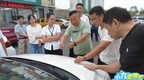 萍乡一厂房喷涂作业致30多辆车车身受损 彭高镇政府介入调解