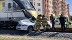 美国离高铁大国有多远？新线路开通首日致1人死亡，平均时速仅126公里