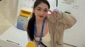 她把卫生间的垃圾桶搬进了央美毕业展