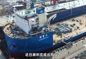 9850平米超大甲板！国产7万吨特种船出坞，还能潜入水下
