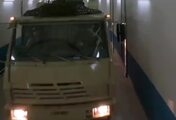 东风17地下洞库首次公开！一眼望不到头，核打击也能防住 #零基础看懂全球 #全球创作者计划