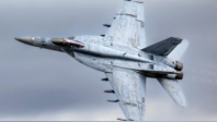 美海军一架F/A-18战机坠毁，飞行员跳伞逃生