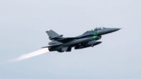 美军战机拦截闯入美总统度假地限制空域飞机