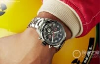 致敬F1传奇人物 TAG Heuer泰格豪雅卡莱拉特别版腕表