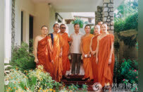 同窗弟成建华泣挽净因法师：漫天风叶是归舟