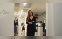 今年最养眼的爱情剧，“美国王子爱上在CK叠衣服的我”