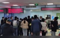 白天叫号没人，晚上却迟到爆满，加班医生感叹：急诊成了特需门诊