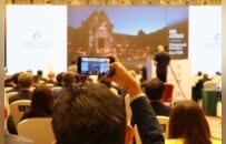 重庆举办的这场国际大会，向全球展示了以“城”结友新范式