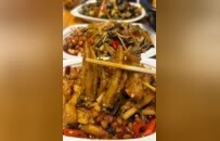 最令人上头的美食大城，如何捧出一碗“粉中顶流”？